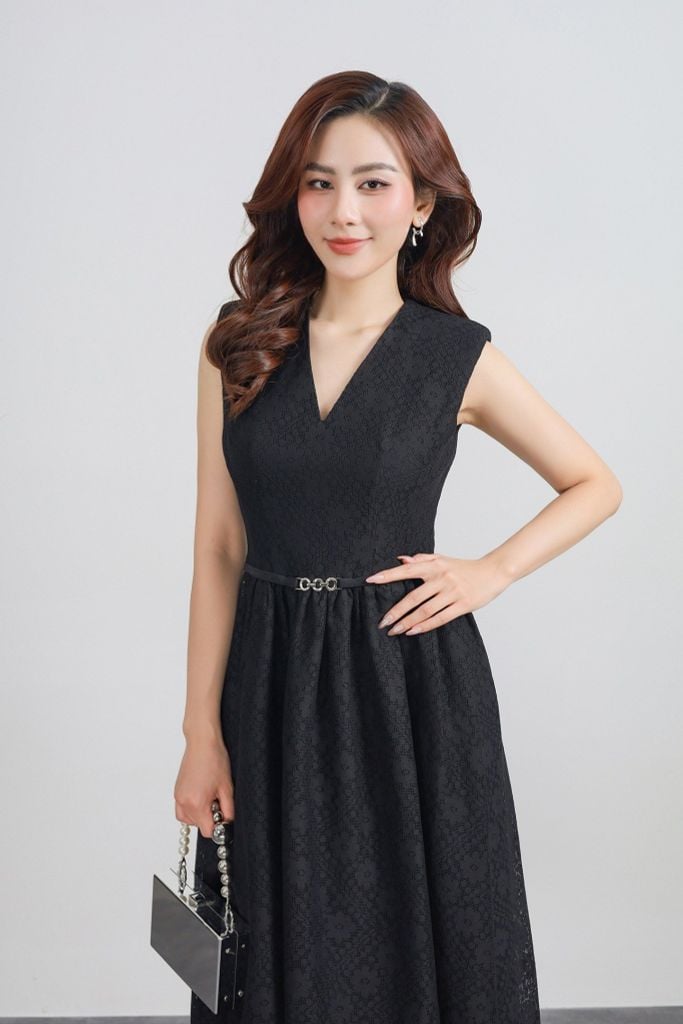 FDC35289 - Đầm công sở vải ren hoa dáng A cổ xẻ V vai chờm eo phối kim loại tạo kiểu khoá thân sau - PANTIO