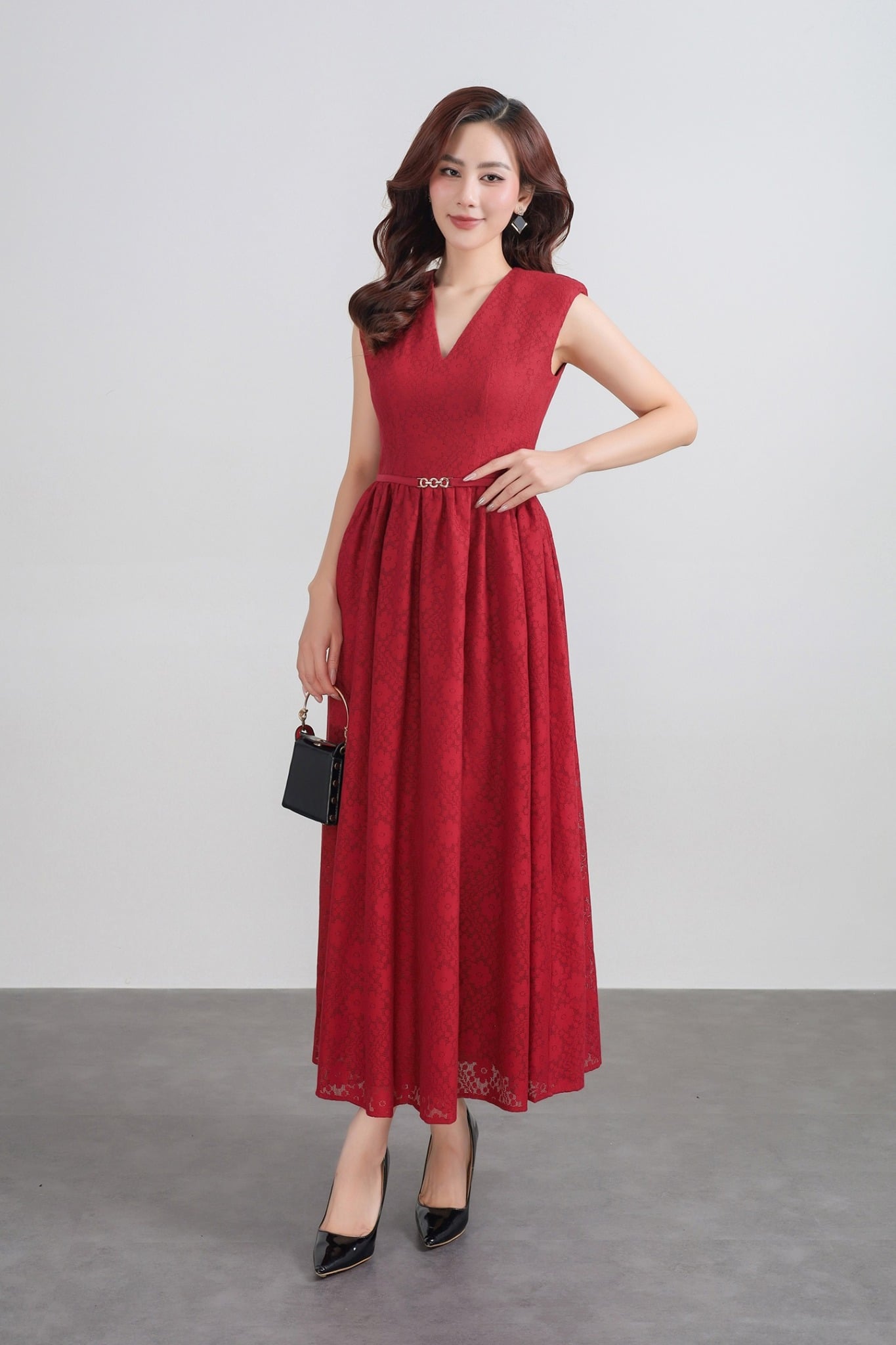 FDC35289 - Đầm công sở vải ren hoa dáng A cổ xẻ V vai chờm eo phối kim loại tạo kiểu khoá thân sau - PANTIO