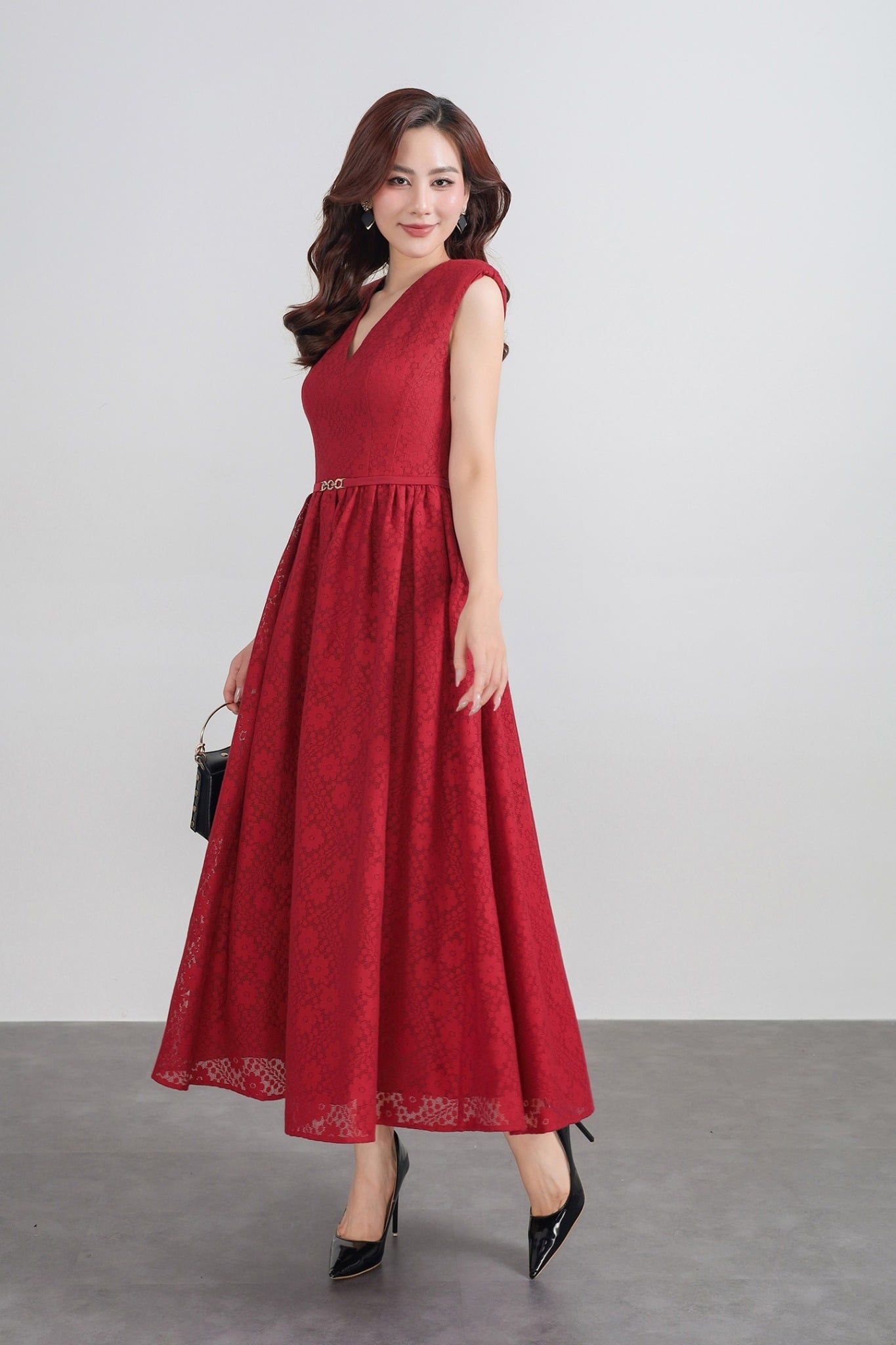 FDC35289 - Đầm công sở vải ren hoa dáng A cổ xẻ V vai chờm eo phối kim loại tạo kiểu khoá thân sau - PANTIO