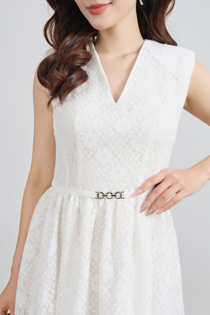 FDC35289 - Đầm công sở vải ren hoa dáng A cổ xẻ V vai chờm eo phối kim loại tạo kiểu khoá thân sau - PANTIO