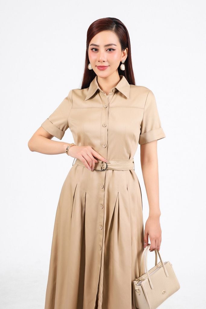 FDC35337 - Đầm công sở vải kaki dáng suông cổ đức thân váy phối ly bung tạo xoè kèm dây đai thắt eo cài khuy thân trước - PANTIO