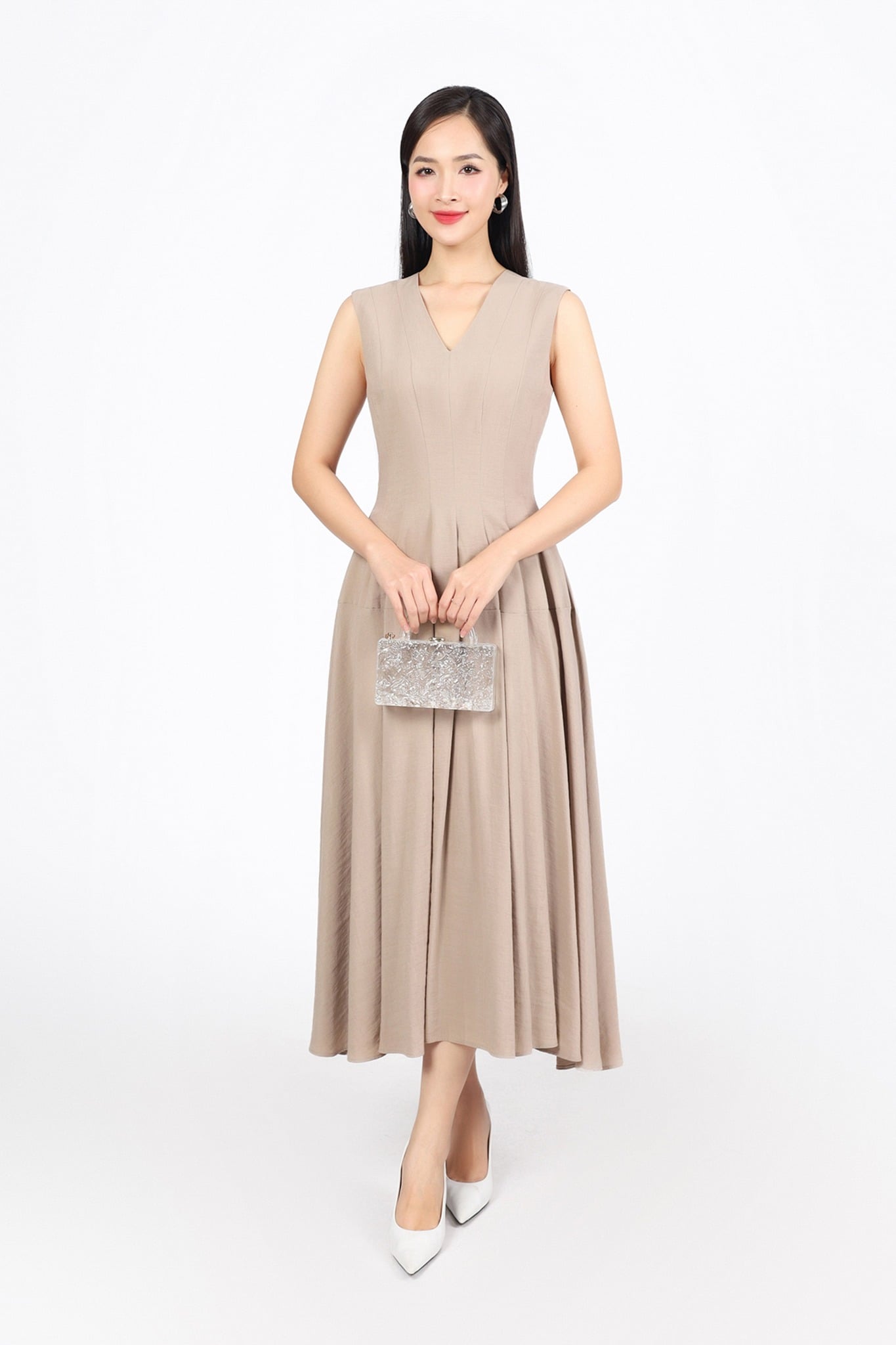 FDC55063 - Đầm công sở vải thô dáng A cổ xẻ V thân váy xếp ly bung tao xòe lưng phối dây thắt nơ tạo kiểu - PANTIO