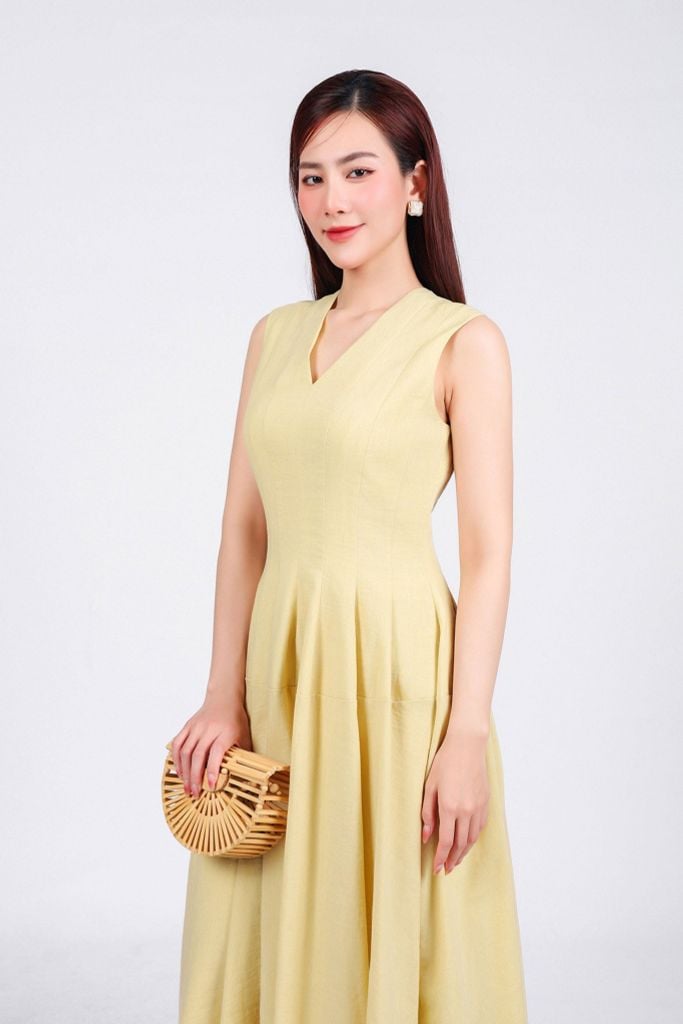 FDC55063 - Đầm công sở vải thô dáng A cổ xẻ V thân váy xếp ly bung tao xòe lưng phối dây thắt nơ tạo kiểu - PANTIO