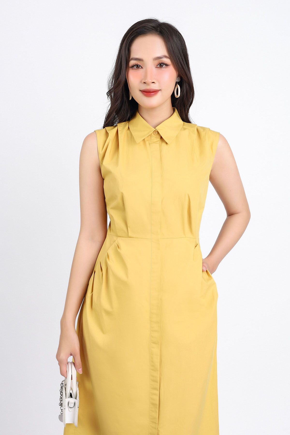 FDC55100 - Đầm công sở vải thô hai lớp lót habutai dáng chữ A cổ đức vai xếp ly tạo kiểu thân cài khuy - PANTIO