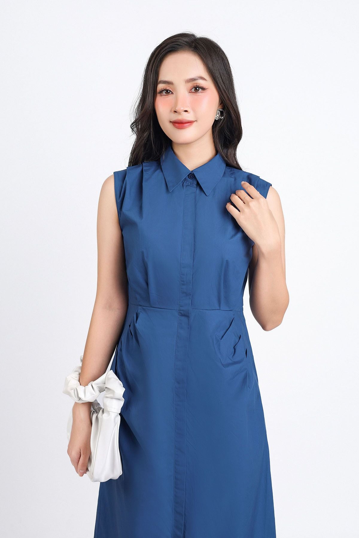 FDC55100 - Đầm công sở vải thô hai lớp lót habutai dáng chữ A cổ đức vai xếp ly tạo kiểu thân cài khuy - PANTIO