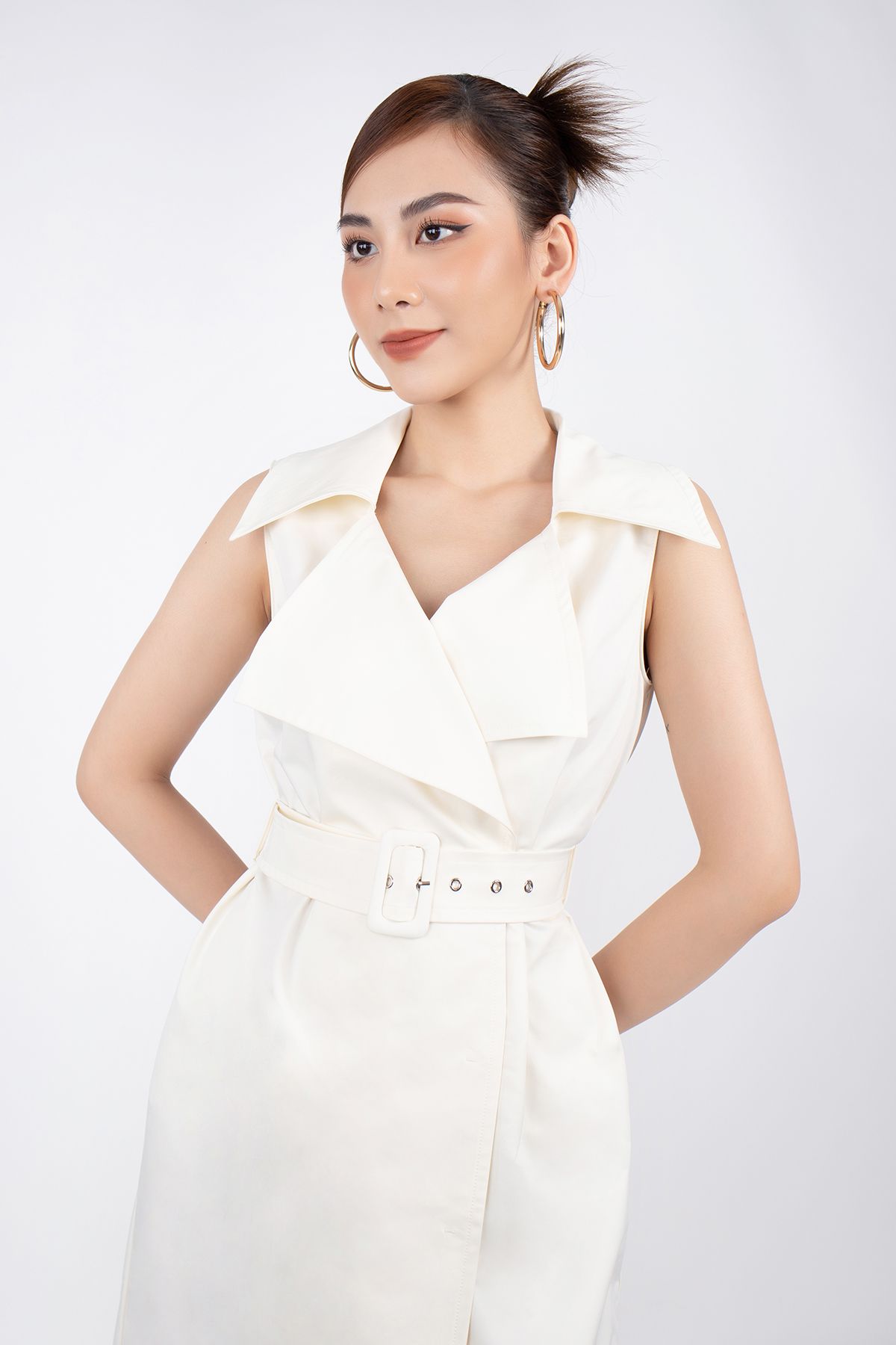 FDC73511 - Đầm công sở vải kaki dáng suông cổ hai ve bản to kèm đai cùng vải tạo kiểu - PANTIO