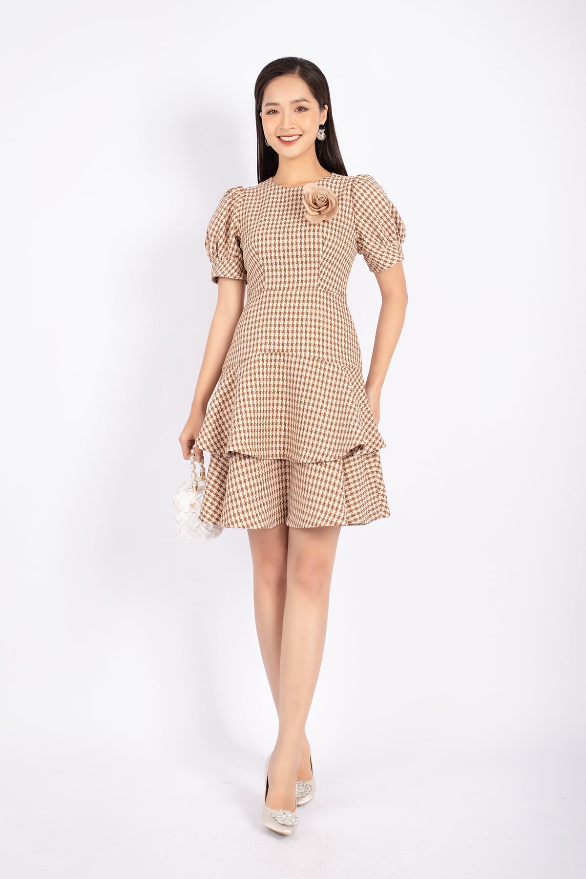 FDC73535 - Đầm công sở vải dạ dáng Xoè cổ tròn tay phồng chân váy xếp bèo tầng kèm hoa cài áo - PANTIO