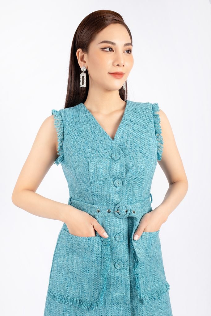 FDC73546 - Đầm công sở vải dạ dáng A cổ V cúc bọc phối túi rút tua rua kèm đai tạo kiểu khóa thân sau - PANTIO