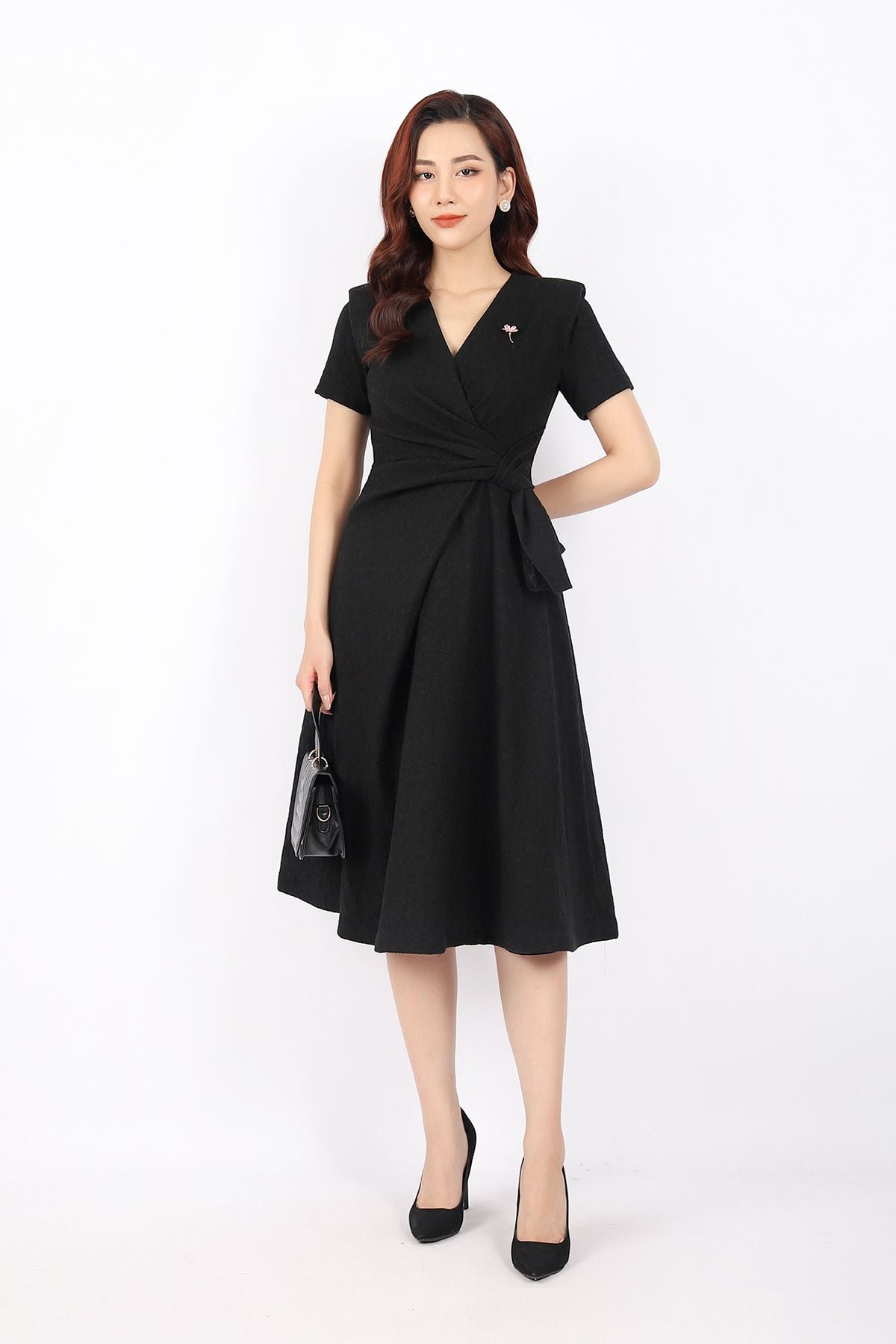 FDC73922 - Đầm công sở vải thô vân họa tiết dáng Xoè cổ V chồng eo nhún tạo nơ trang trí khóa thân sau - PANTIO