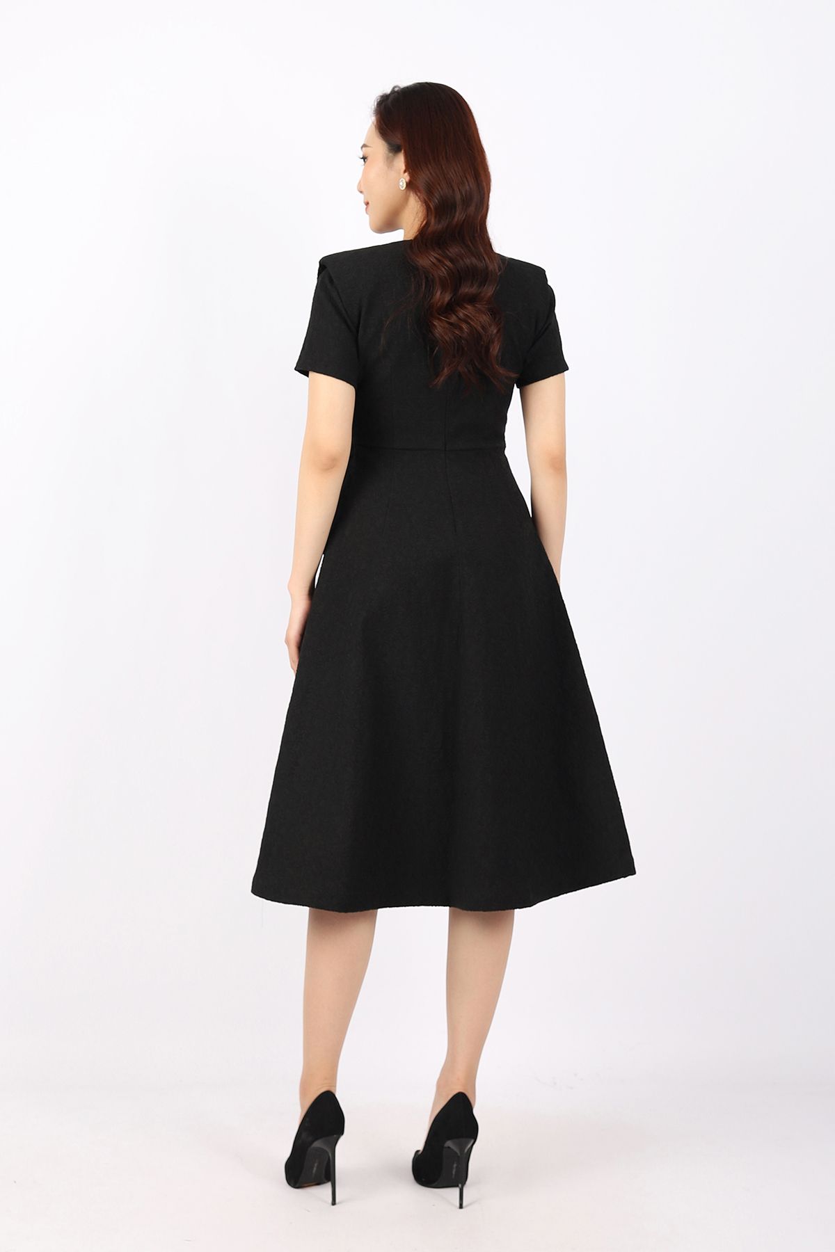 FDC73922 - Đầm công sở vải thô vân họa tiết dáng Xoè cổ V chồng eo nhún tạo nơ trang trí khóa thân sau - PANTIO