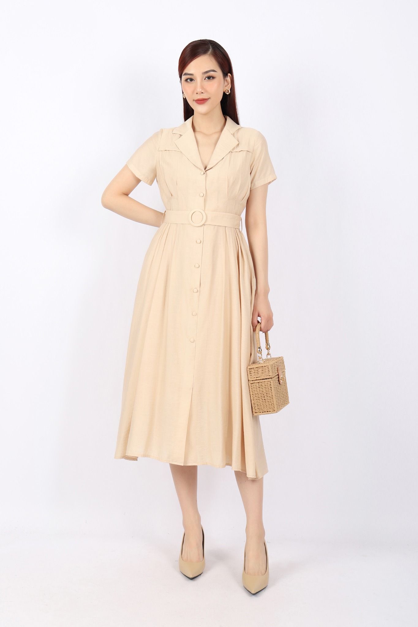 FDC73978 - Đầm dạo phố vải thô dáng Xoè cổ hai ve cài cúc xếp ly hai bên hông tạo kiểu kèm đai trang trí - PANTIO