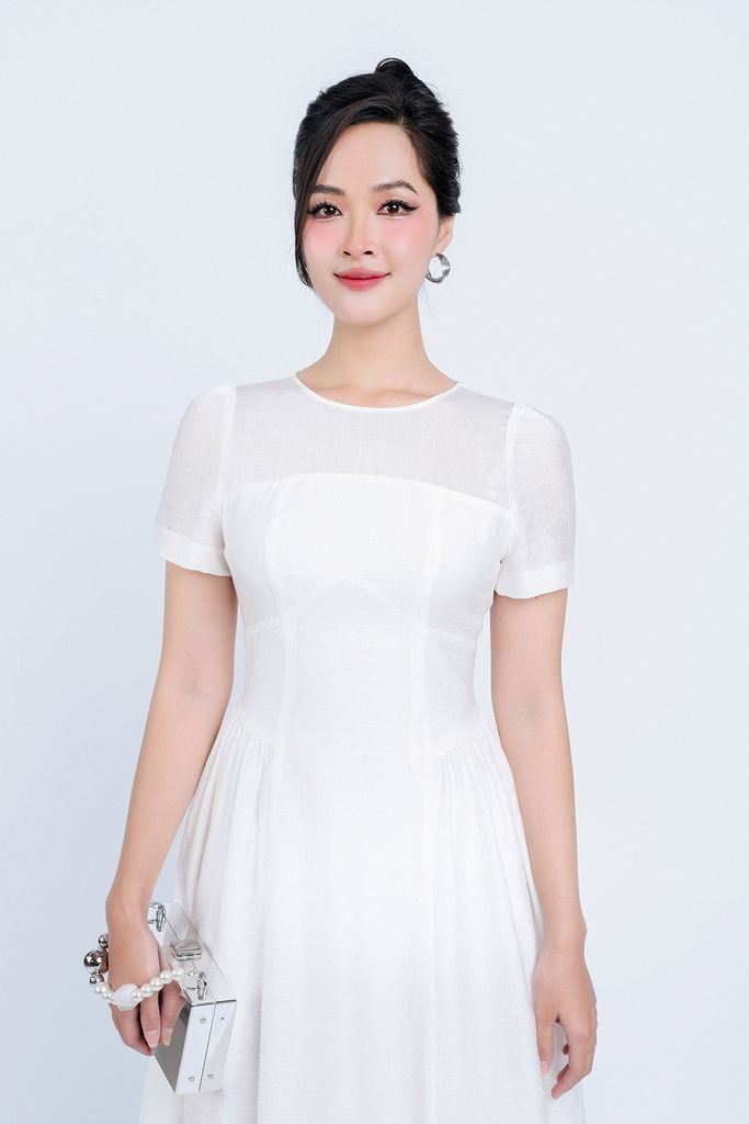 FDC75052 - Đầm công sở vải thô mỏng hai lớp lót habutai dáng suông cổ tròn hông xếp nhún ly tạo kiểu - PANTIO