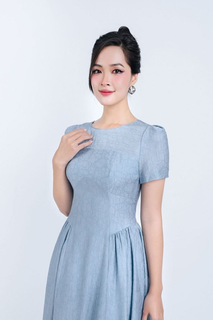FDC75052 - Đầm công sở vải thô mỏng hai lớp lót habutai dáng suông cổ tròn hông xếp nhún ly tạo kiểu - PANTIO