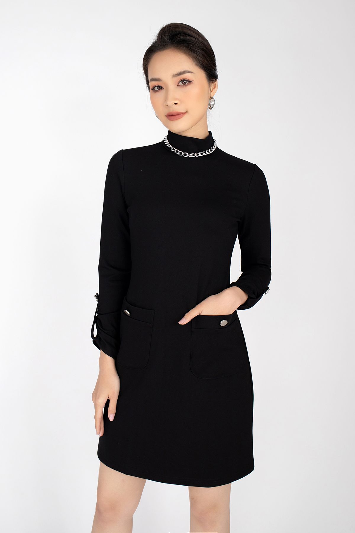 Đầm công sở chất liệu vài cotton cao cổ dài tay túi hộp FDC93275 - PANTIO