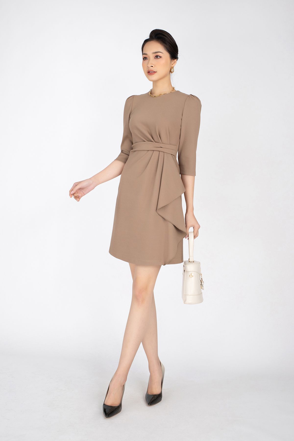 FDC93277 - Đầm công sở chất liệu vải cotton cổ tròn, chiết eo vạt cách điệu tay lỡ - PANTIO