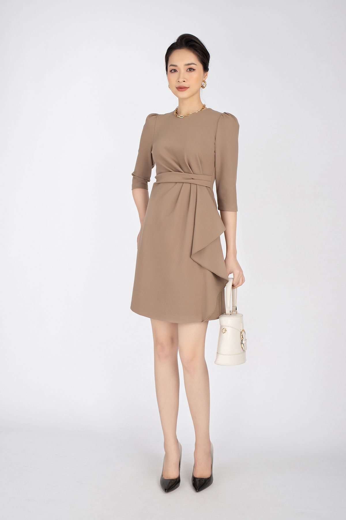 FDC93277 - Đầm công sở chất liệu vải cotton cổ tròn, chiết eo vạt cách điệu tay lỡ - PANTIO