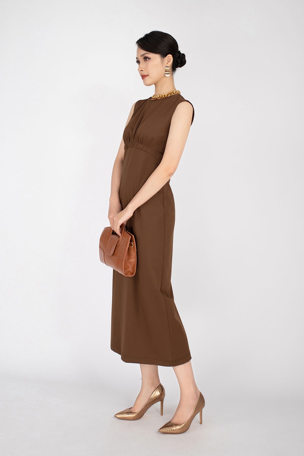 Đầm công sở chất liệu cotton cổ tròn sát nách dáng ôm FDC93278 - PANTIO