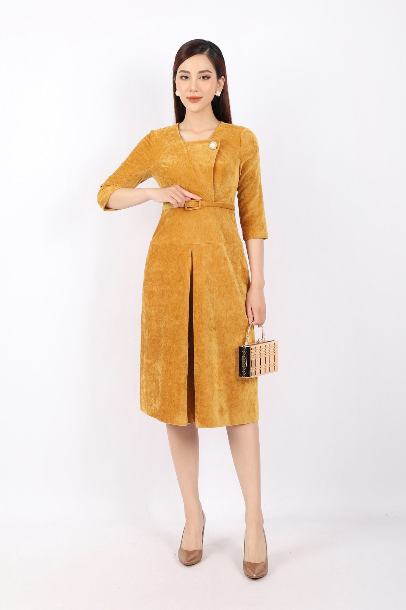 FDC93956 - Đầm công sở vải nhung dáng A cổ tròn thân xẻ phối khuy tạo kiểu eo đính đai thắt lưng trang trí khóa thân sau - PANTIO