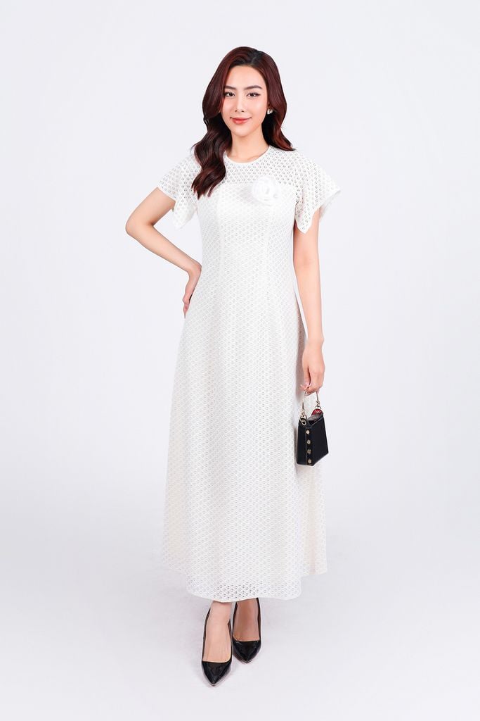 FDC95128 - Đầm công sở vải ren lưới hai lớp dáng suông cổ tròn vai chờm kèm hoa cài tạo kiểu - PANTIO