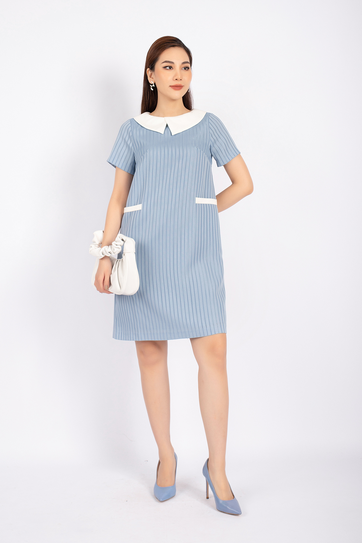 FDC73507 - Đầm công sở vải thô dáng suông cổ kiểu phối vải lụa khác màu thân trang trí nắp túi - PANTIO