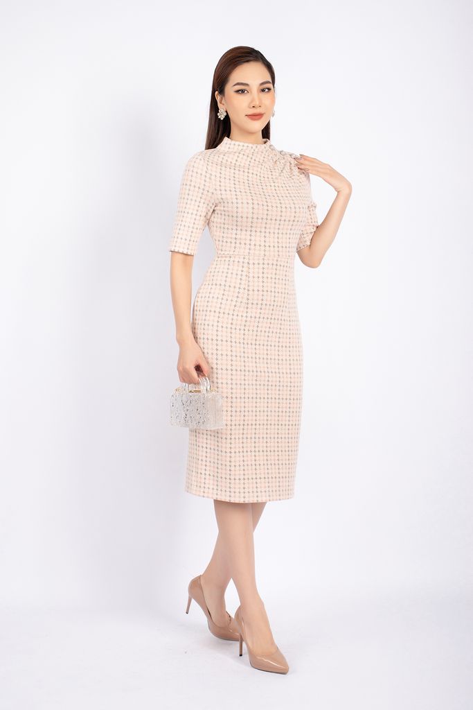 FDD9094 - Đầm công sở vải len dáng ôm cổ xếp nếp đính khuy ngọc trai tạo kiểu - PANTIO