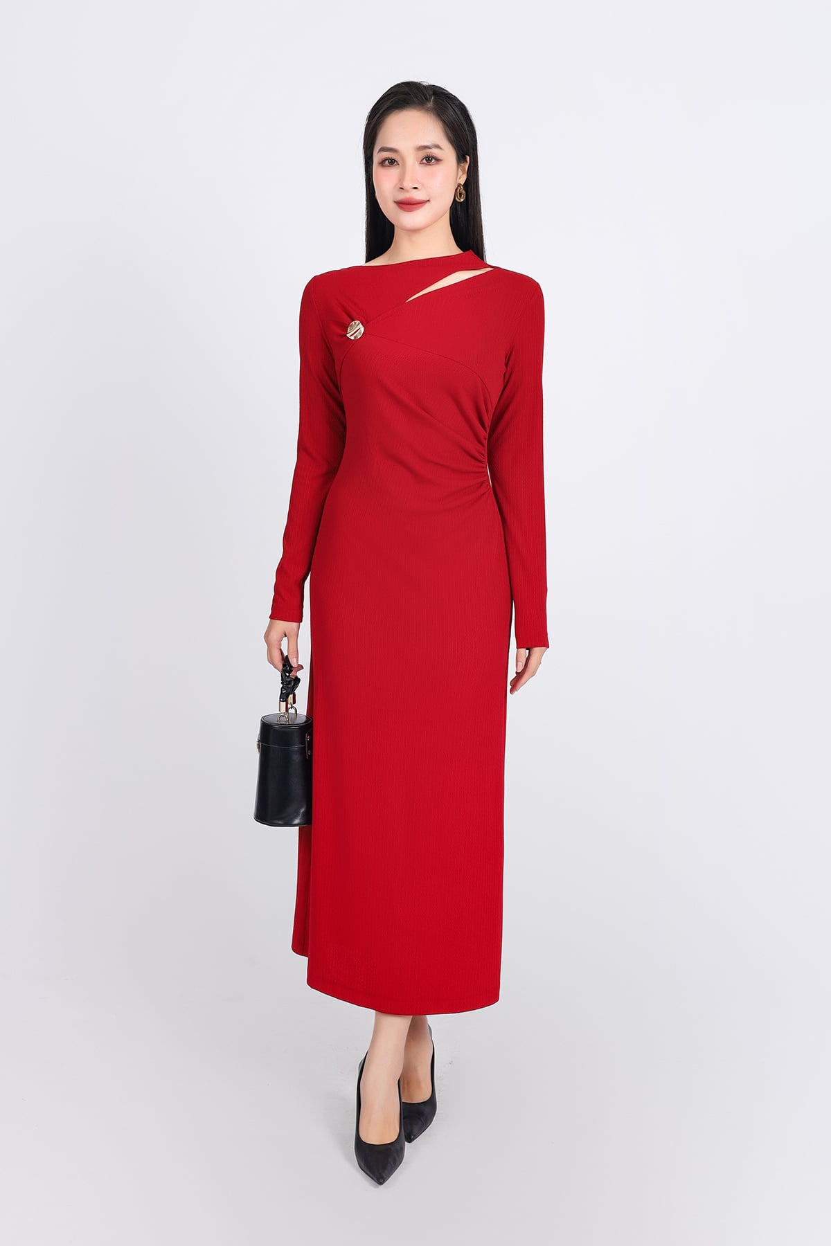 FDD9136 - Đầm len thời trang cao cấp dáng suông cổ tròn ngực cut tạo kiểu phối khuy kim loại trang trí - PANTIO