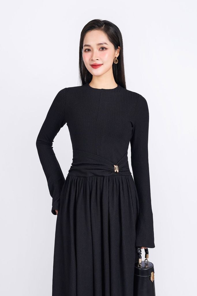 FDD9138 - Đầm len dệt kim cao cấp dáng suông cổ tròn ống tay loe eo phối vạt đính kim loại trang trí thân váy xếp nhún tạo xoè- PANTIO
