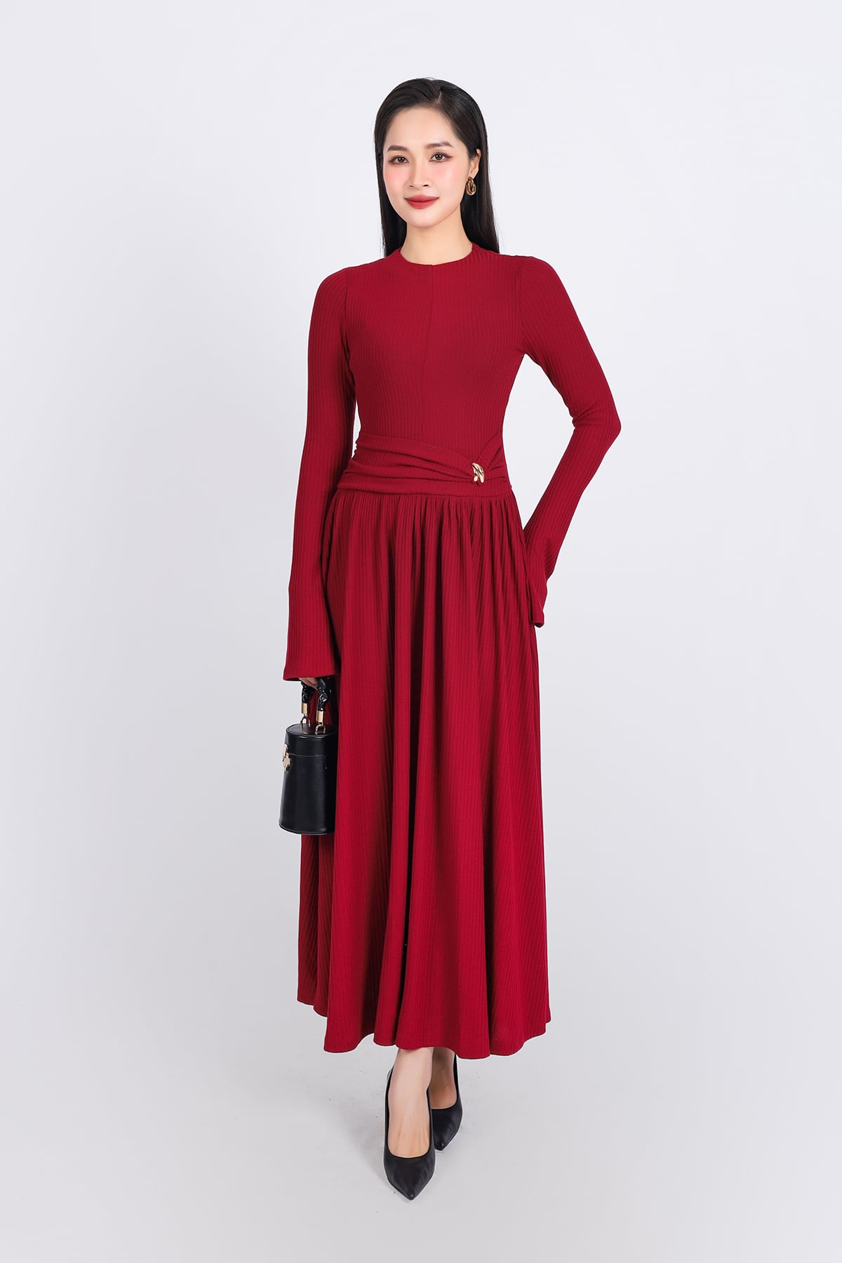 FDD9138 - Đầm len dệt kim cao cấp dáng suông cổ tròn ống tay loe eo phối vạt đính kim loại trang trí thân váy xếp nhún tạo xoè- PANTIO