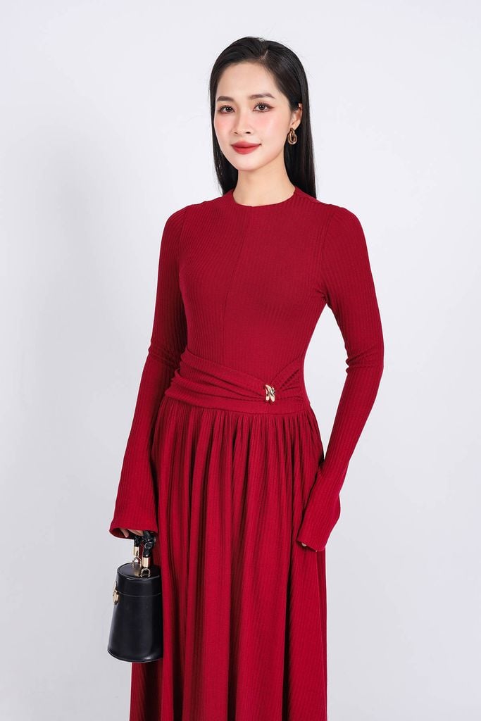 FDD9138 - Đầm len dệt kim cao cấp dáng suông cổ tròn ống tay loe eo phối vạt đính kim loại trang trí thân váy xếp nhún tạo xoè- PANTIO