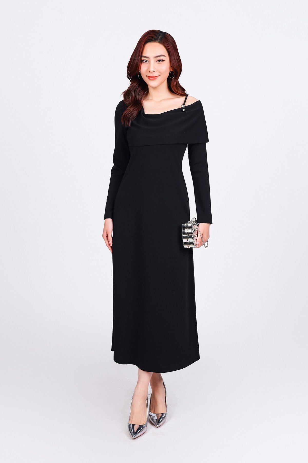 FDD9148 - Đầm dệt kim vải cotton dáng suông cổ kiểu lệch vai tay dài vai đính đá kim loại thời trang - PANTIO