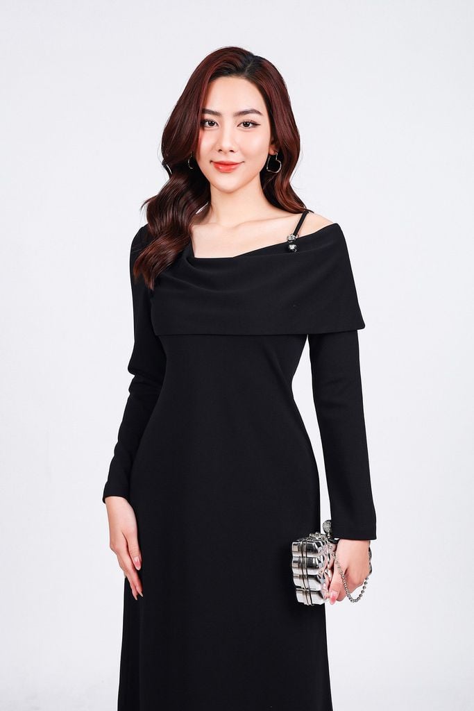 FDD9148 - Đầm dệt kim vải cotton dáng suông cổ kiểu lệch vai tay dài vai đính đá kim loại thời trang - PANTIO