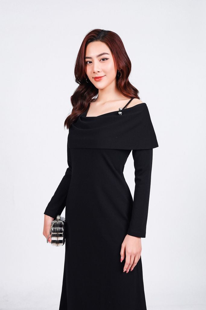 FDD9148 - Đầm dệt kim vải cotton dáng suông cổ kiểu lệch vai tay dài vai đính đá kim loại thời trang - PANTIO