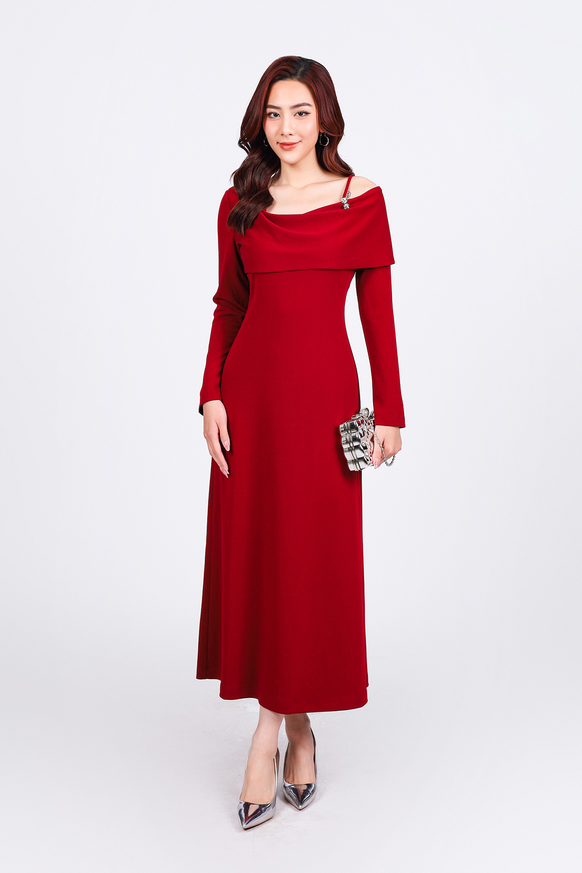 FDD9148 - Đầm dệt kim vải cotton dáng suông cổ kiểu lệch vai tay dài vai đính đá kim loại thời trang - tỷ lệ kèo 8899