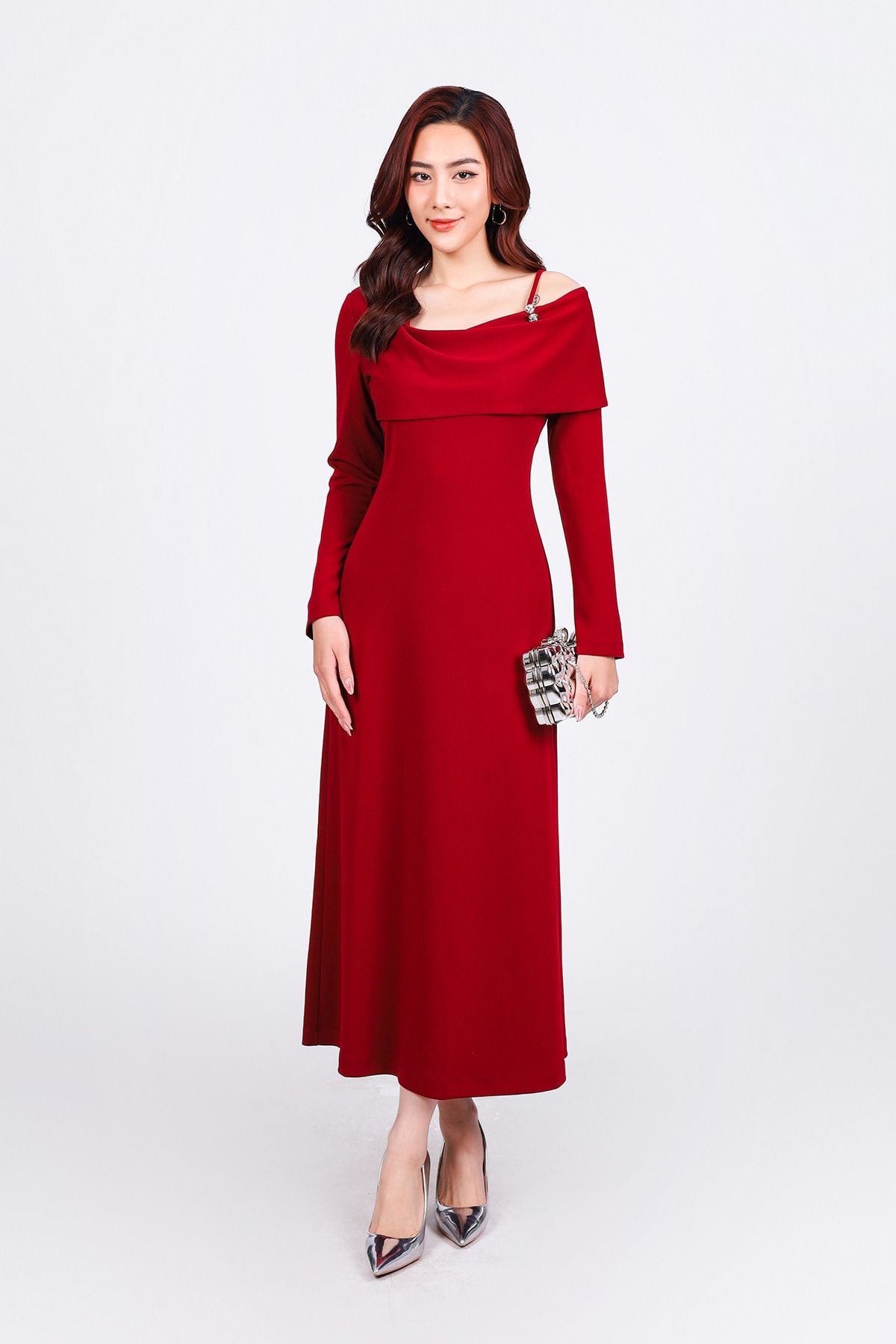 FDD9148 - Đầm dệt kim vải cotton dáng suông cổ kiểu lệch vai tay dài vai đính đá kim loại thời trang - PANTIO