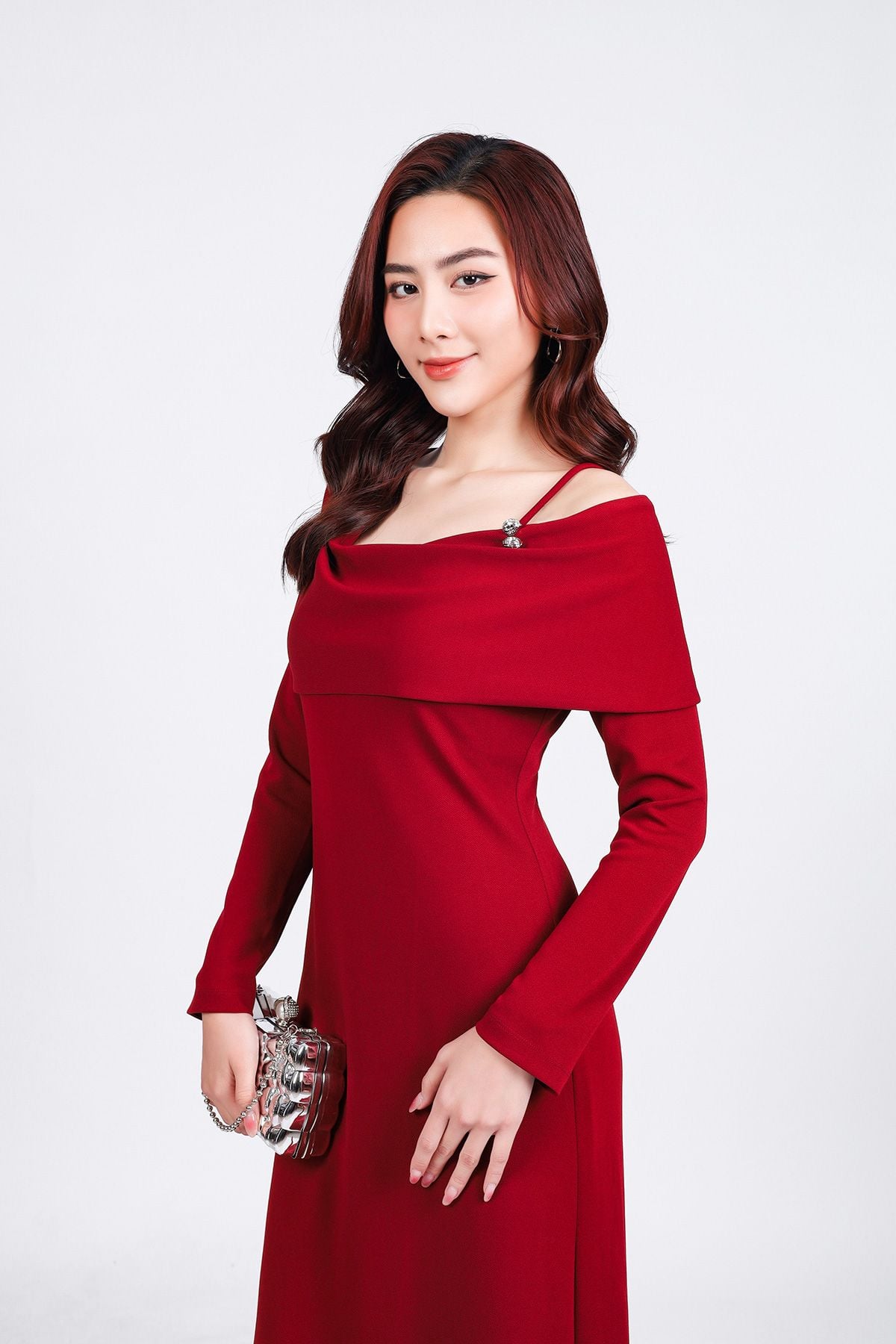 FDD9148 - Đầm dệt kim vải cotton dáng suông cổ kiểu lệch vai tay dài vai đính đá kim loại thời trang - PANTIO