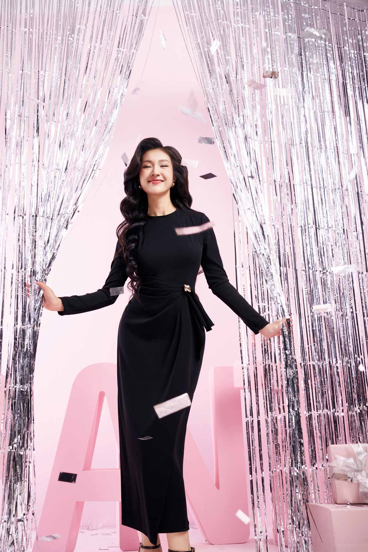 FDD9157 - Đầm len dáng ôm co giãn cổ tròn tay dài thân váy đính vạt lệch tạo kiểu - PANTIO