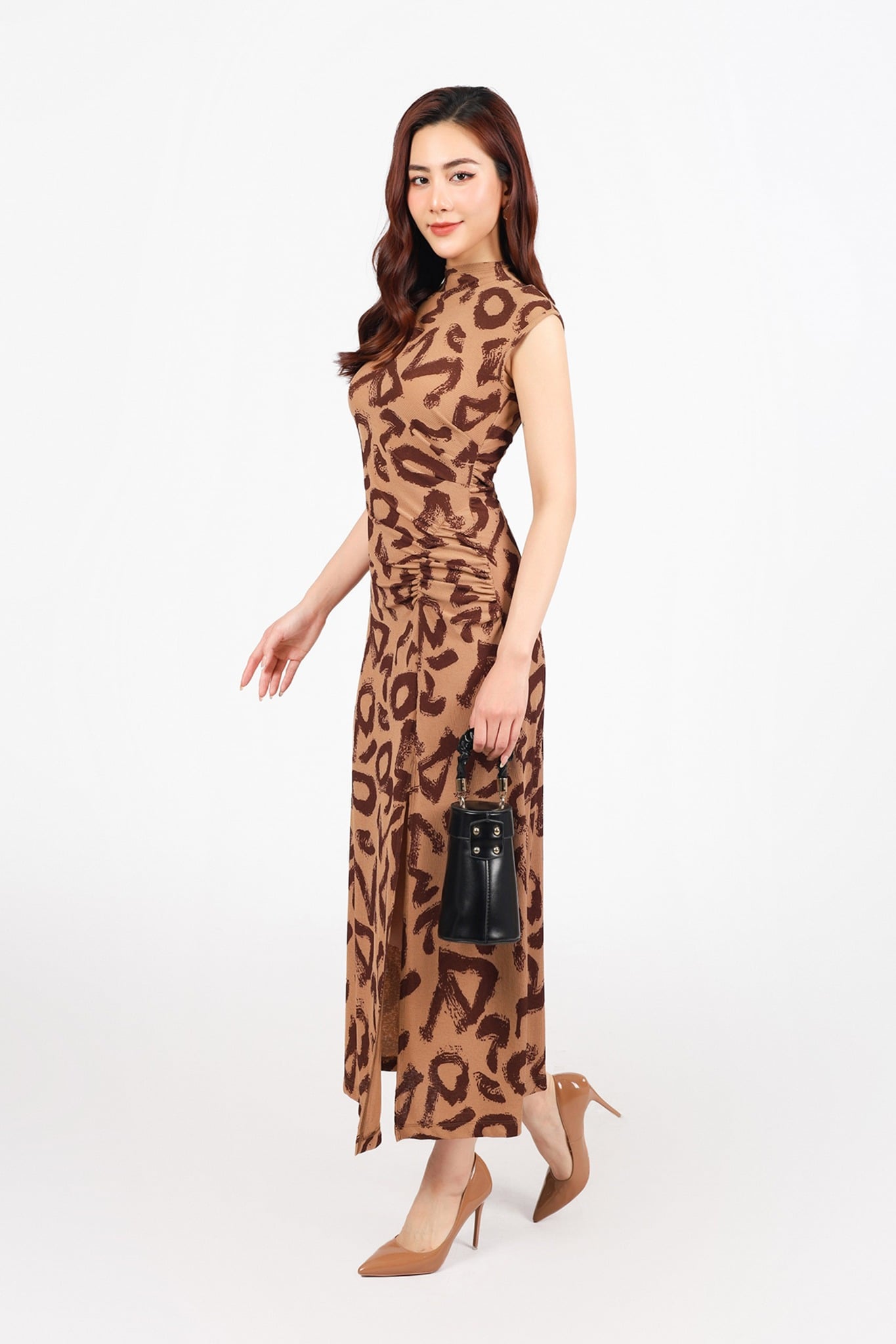 FDD9160 - Đầm dệt kim vải len dáng ôm cổ cao vai chờm eo nhún xẻ tà trước - PANTIO