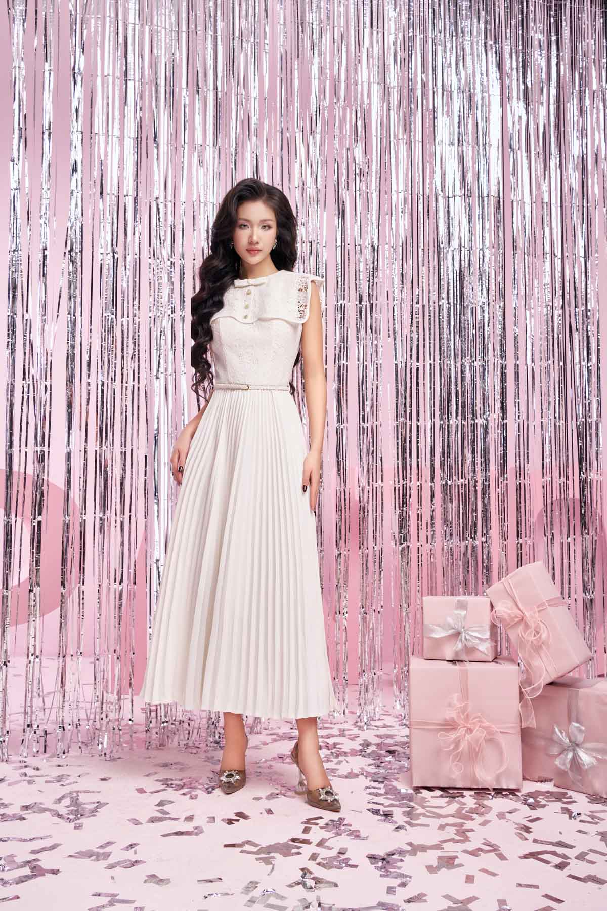 FDH3501 - Đầm dạ hội vải tuytsi cao cấp dáng suông dài cổ tròn phối ren hoa thân váy xếp ly kèm dây đai thắt eo - PANTIO