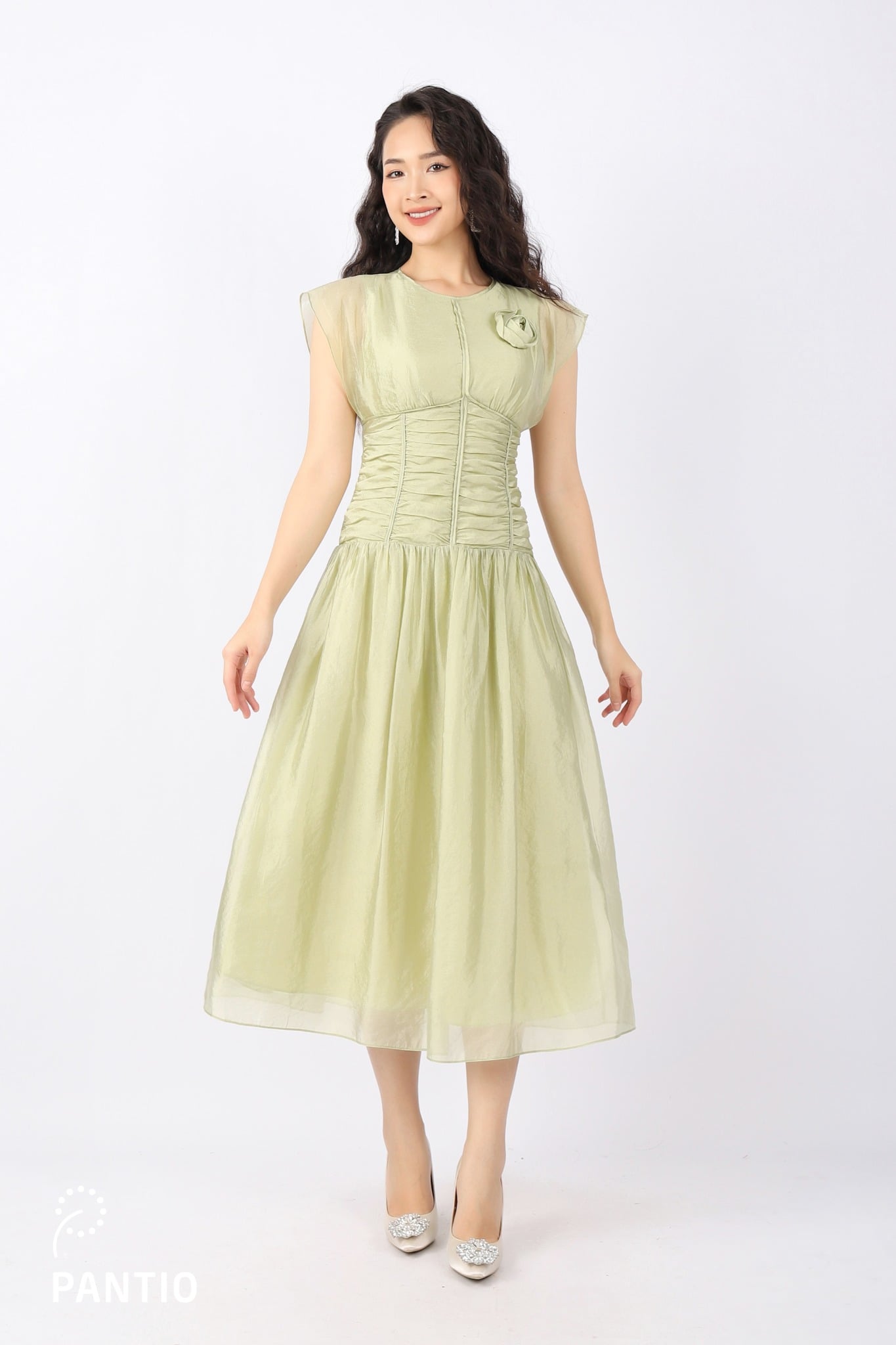 FDH5365 - Đầm dạo phố vải tơ dáng Xoè cổ tròn vai chờm đính hoa trang trí eo xếp nhún tạo kiểu khóa thân sau - PANTIO