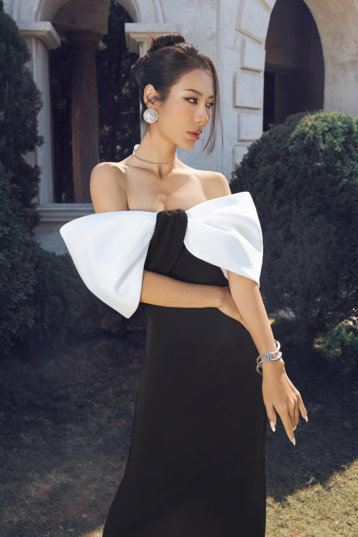 FDH5524 - Đầm dạ hội cao cấp vải thô dáng suông trễ vai thiết kế nơ 3D tạo kiểu - PANTIO