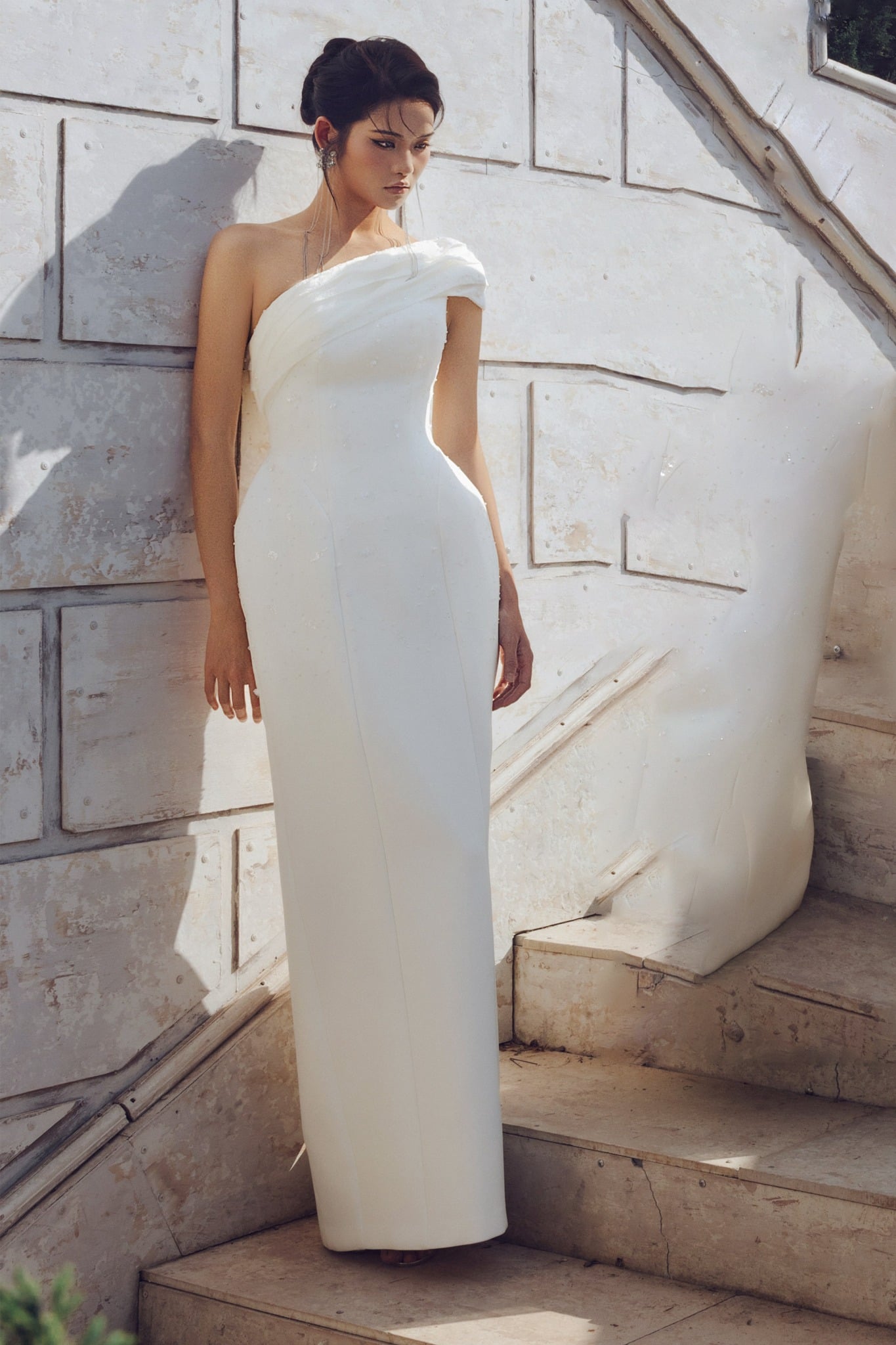 FDH5537 - Đầm dạ hội cao cấp vải cotton dáng suông dài vai lệch tạo kiểu thân váy đính ngọc trai cao cấp - PANTIO