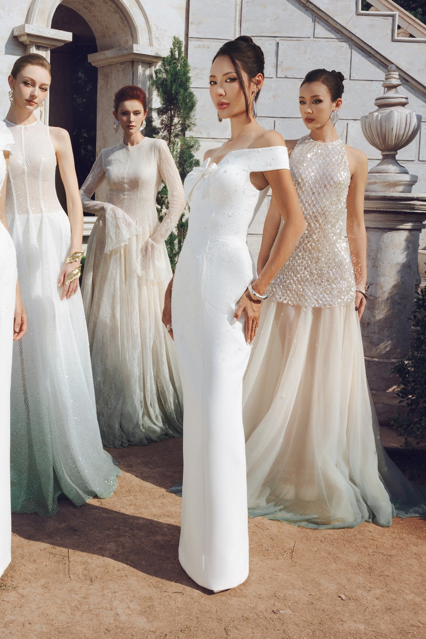 FDH5542 - Đầm dạ hội cao cấp vải cotton dáng suông dài trễ vai cổ xẻ V đính nơ tạo kiểu thân váy đính ngọc trai cao cấp - PANTIO