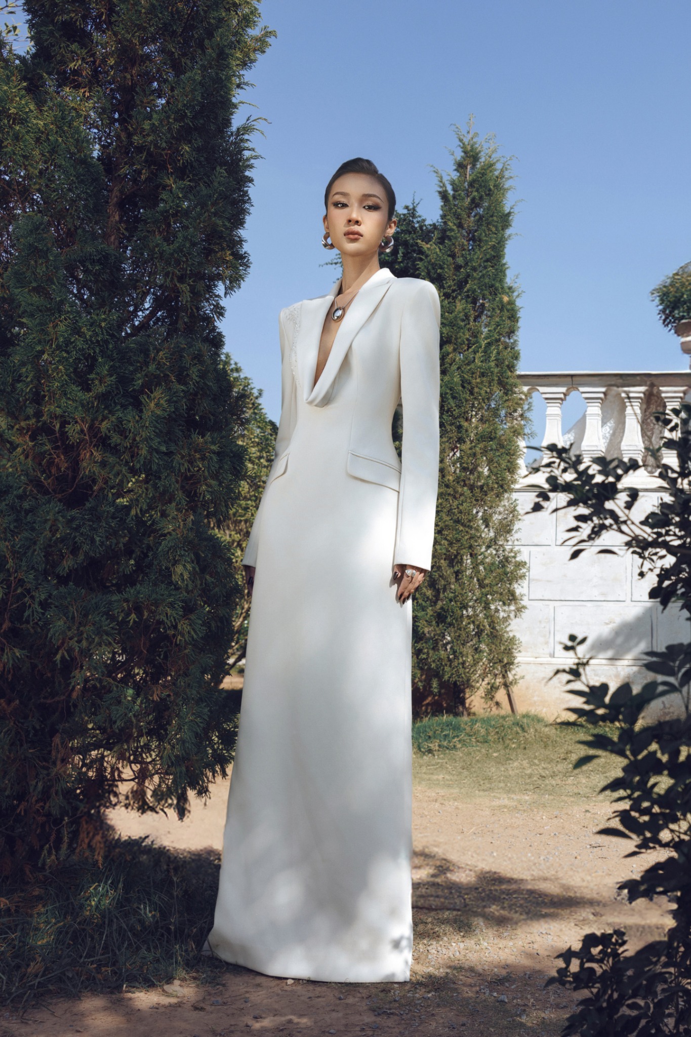 FDH9562 - Đầm dạ hội cao cấp vải thô dày dáng suông cổ đổ xẻ V sâu có đệm cầu vai tạo kiểu thân váy đính túi ốp giả - PANTIO