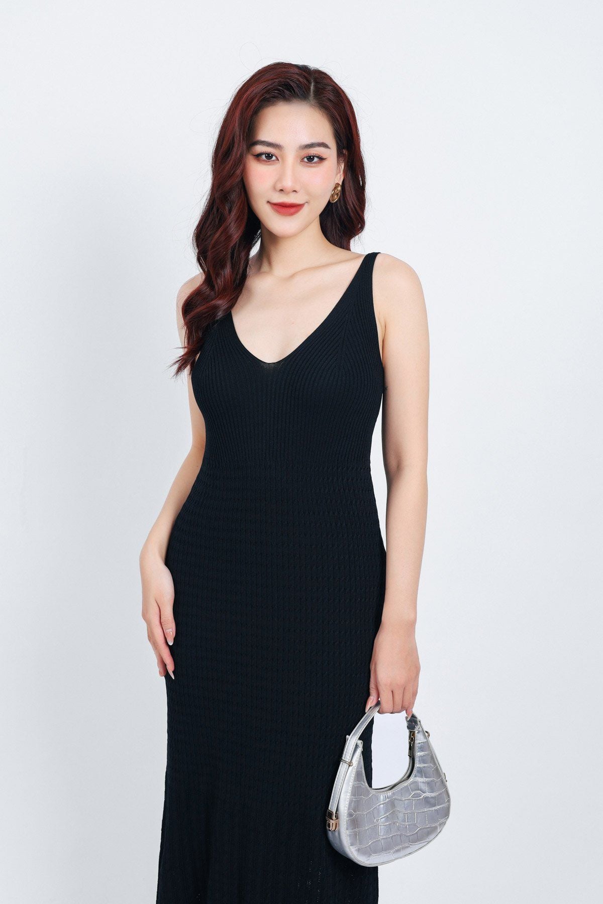 FDO026 - Đầm len hai dây thời trang cao cấp dáng ôm cổ xẻ V sâu - PANTIO