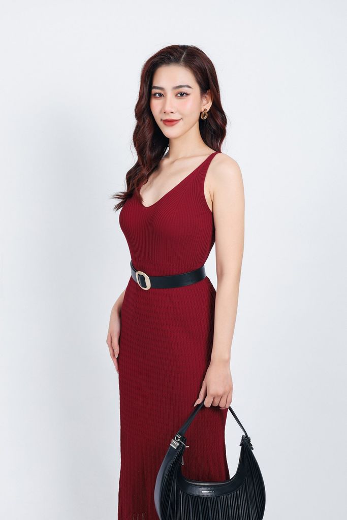 FDO026 - Đầm len hai dây thời trang cao cấp dáng ôm cổ xẻ V sâu - PANTIO