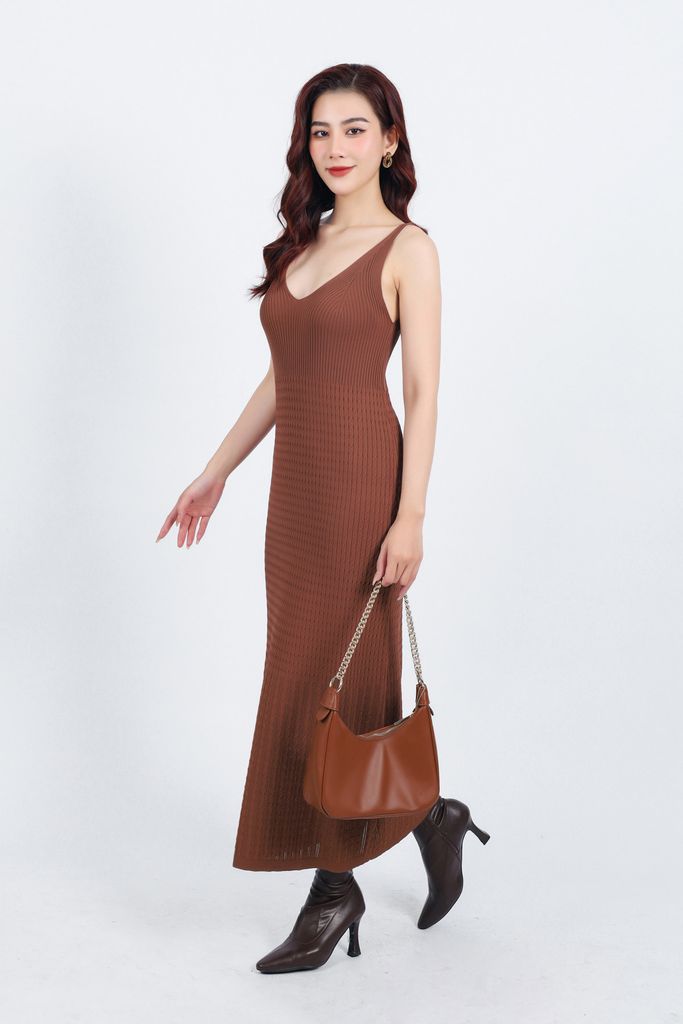 FDO026 - Đầm len hai dây thời trang cao cấp dáng ôm cổ xẻ V sâu - PANTIO