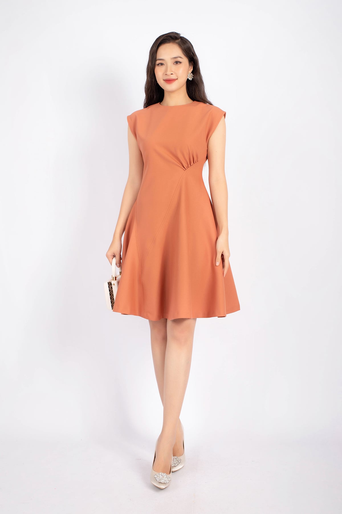 FDP13056 - Đầm dạo phố vải thô dáng Xoè cổ tròn vai chờm eo xếp nhún khóa thân sau - PANTIO