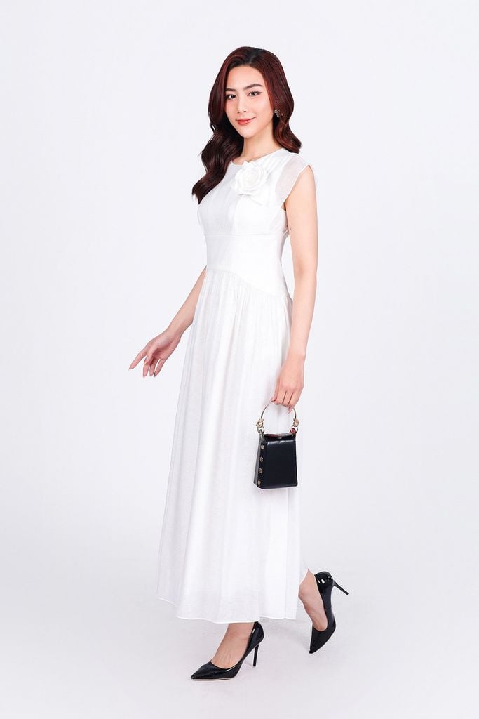 FDP13413 - Đầm dạo phố vải tơ dáng suông cổ tròn vai chờm eo đáp cạp nhỏ xếp nhún tạo xoè kèm hoa cài tạo kiểu hoá thân sau - PANTIO