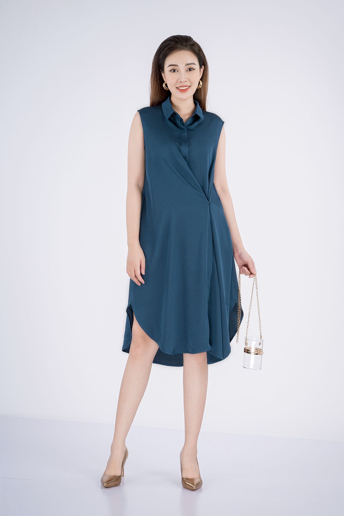 FDP32787 - Đầm dạo phố chất liệu lụa dáng suông cổ sơ mi - PANTIO