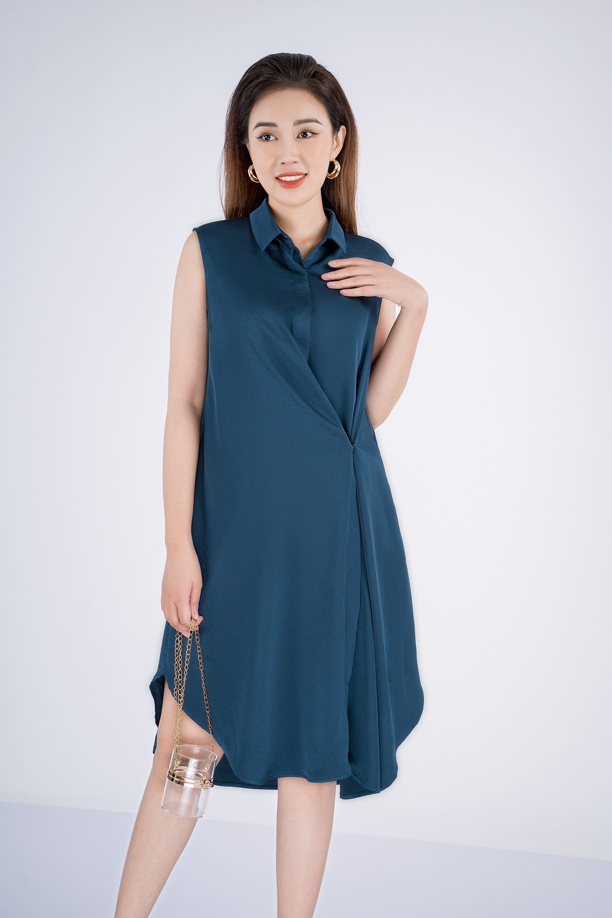 FDP32787 - Đầm dạo phố chất liệu lụa dáng suông cổ sơ mi - PANTIO